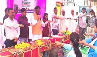 NEWS : हर घर तिरंगा एवं स्‍वच्‍छता अभियान, विधायक मारू ने ग्राम अल्‍हेड़ से किया शुभारंभ, 15 अगस्त तक आयोजित होंगे विभिन्न कार्यक्रम, पढ़े खबर