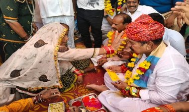 NEWS : रक्षाबंधन पर्व, नीमच की इस बस्ती में पहुंचे विधायक परिहार, बहनों के कलाई पर बांधा रक्षासूत्र, फिर बापू ने कहीं ये बड़ी बात, पढ़े खबर