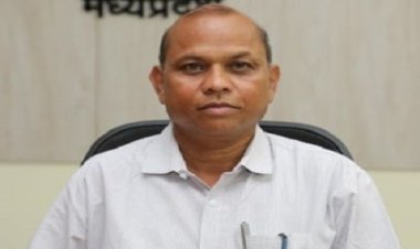 NEWS : जिले के नवागत अपर कलेक्टर बी.एस. कलेश पहुंचे नीमच, किया पदभार ग्रहण, पढ़े खबर