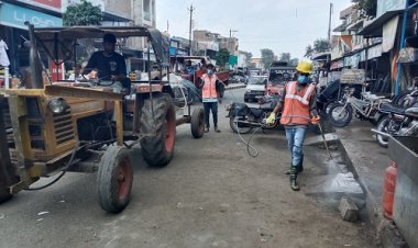 NEWS : पिपलियामंडी में कीटनाशक दवा छिड़काव, मलेरिया और डेंगू जैसी बीमारियों से बचाव के प्रयास, नगर परिषद ने छेड़ा अभियान, कुछ यूं हुई शुरुआत, पढ़े खबर