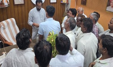 NEWS : फसल हुई खराब, तो किसान पहुंचे विधायक के पास, फिर माधव मारु ने कलेक्टर से की चर्चा, तो इन्हें पत्र लिखने की कहीं बात, अन्नदाताओं को दिया आश्वासन, पढ़े खबर