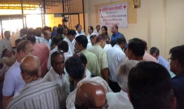 BIG BREAKING : रेडक्रॉस सोसाइटी नीमच जिला शाखा प्रबंध समिति के चुनाव, पर बीच में हो गया हंगामा, और पुलिस ने संभाला मोर्चा, चला समझाइश का दौर, पढ़े खबर