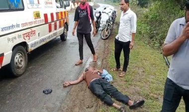 BIG NEWS : पैदल जा रहें व्यक्ति को अज्ञात वाहन ने मारी टक्कर, सड़क पर तमाशा देखते रहे लोग, फिर मौके पर पहुंची एम्बुलेंस, और राजू को पहुंचाया अस्पताल, ये घटना मनासा थाना क्षेत्र की, पढ़े खबर