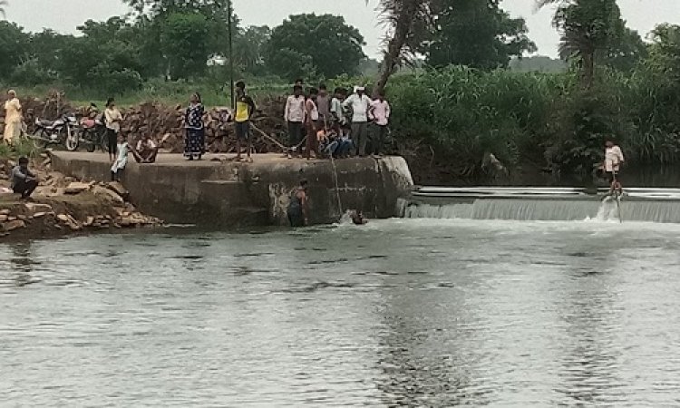 BIG NEWS : नदी में नहाने गया युवक हुआ लापता, गोताखोरों ने शुरू किया रेस्क्यू, सिंगोली पुलिस भी मौके पर, ये घटना ताल गांव की, पढ़े खबर
