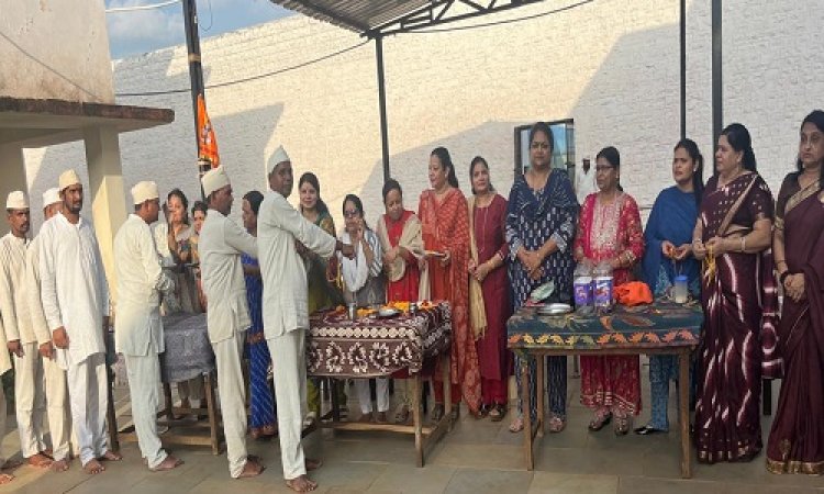 BIG NEWS : मानवता की और बढ़ता कदम, रचना फाउंडेशन की सदस्याएं पहुंची कनावटी जेल, कैदी भाईयों के साथ मनाया रक्षाबंधन, कलाई पर बांधी राखी, तो छलक उठे आंसू...! पढ़े खबर