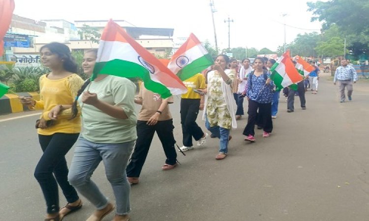NEWS : हर घर तिरंगा अभियान, जाजू कन्या महाविद्यालय से छात्राओं ने निकाली जागरूकता रैली, शहर की जनता को दिया ये संदेश, इन्होंने भी उत्साह पूर्वक लिया भाग, पढ़े खबर