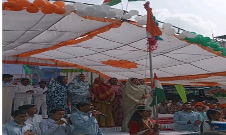 HAPPY INDEPENDENCE DAY : प्रभात फैरी से हुई शुरुआत, फिर मुख्य बाजार में इन्होंने किया ध्वजारोहण, रतनगढ़ नगर परिषद में हर्षोल्लास के साथ मनाया स्वतंत्रता दिवस, क्या कुछ रहा खास, पढ़े खबर