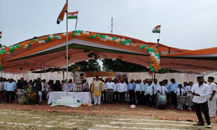 HAPPY INDEPENDENCE DAY : स्कूली बच्चों ने निकाली प्रभात फैरी, पहले नगर परिषद में, फिर यहां हुआ सार्वजनिक ध्वजारोहण, रामपुरा नगर में कुछ यूं मनाया गया स्वतंत्रता दिवस, पढ़े खबर