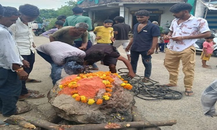 NEWS : मनासा क्षेत्र सहित जिले में अच्छी बारिश की कामना, ग्राम बालागंज में की घास भैरव की पूजा, मदिरा-पान कराने के बाद कराया नगर भ्रमण, ग्रामीणों ने मांगी ये मन्नत, पढ़े खबर