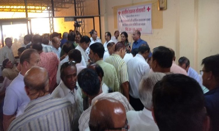 BIG BREAKING : रेडक्रॉस सोसाइटी नीमच जिला शाखा प्रबंध समिति के चुनाव, पर बीच में हो गया हंगामा, और पुलिस ने संभाला मोर्चा, चला समझाइश का दौर, पढ़े खबर