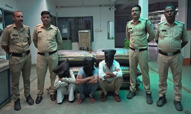 BIG NEWS : नशा तस्करी के खिलाफ मंदसौर पुलिस की बड़ी कार्यवाही, कार से जप्त किया अवैध मादक पदार्थ, नारायणगढ़ क्षेत्र के तीन आरोपी भी गिरफ्तार, सूचना के बाद खाकी को ऐसे मिली सफलता, पढ़े खबर