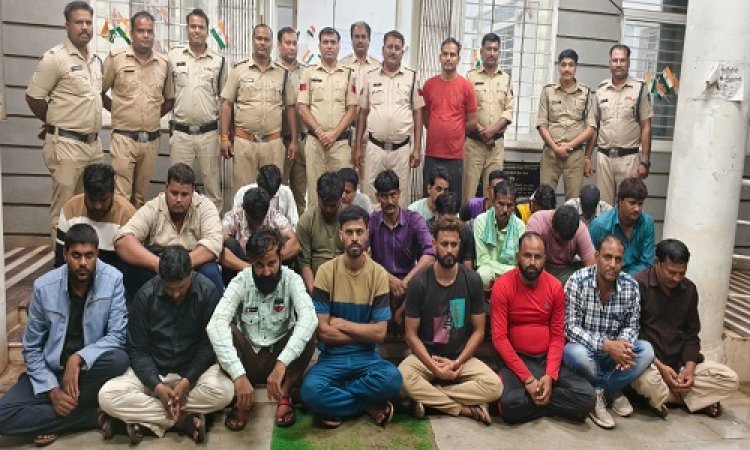 BIG NEWS : अवैध जुएं-सट्टे के खिलाफ बघाना पुलिस की बड़ी कार्यवाही, कब्रिस्तान के पास दी दबिश, दो दर्जन से ज्यादा आरोपी गिरफ्तार, हजारों की नगदी की जप्त, जांच शुरू, पढ़े खबर