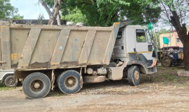 BIG NEWS : नीमच जिले के इन क्षेत्रों में खनिज विभाग की बड़ी कार्यवाही, अवैध परिवहन करते डंपर और ट्रैक्टर जप्त, इन थानों में कराएं खड़े, पढ़े खबर