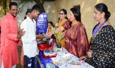 NEWS : हिन्दी दिवस, नीमच के इस शासकीय विद्यालय में पहुंची इनरव्हील क्लब की सदस्याएं, खास कार्यक्रम में इन्होंने व्यक्त किए अपने विचार, तो डॉक्टर माधुरी चौरसिया ने भी कहीं ये बड़ी बात, पढ़े खबर