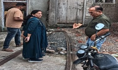 BIG NEWS : प्रधानमंत्री आवास में पैसे लिए, पर नहीं बनाया मकान, अब एक्शन मोड में अधिकारी, नीमच की इस कॉलोनी में पहुंची CMO, और किया निरीक्षण, अधूरा निर्माण करने वालों को दी ये चेतावनी, पढ़े खबर