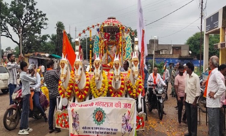 NEWS : जीरन नगर में धूमधाम से मनाया वीर तेजाजी महाराज का जन्मोत्सव, वाहन रैली के साथ निकाला भव्य चल समारोह, फिर महाआरती के बाद हुआ प्रसादी का वितरण, पढ़े खबर