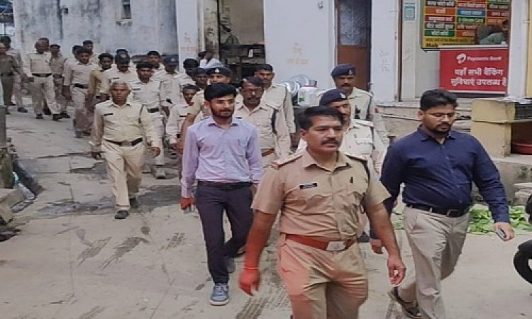 NEWS : आगामी त्यौहार, और रामपुरा नगर में पुलिस ने निकाला फ्लैग मार्च, शांति एवं सुरक्षा का दिया संदेश, पढ़े खबर