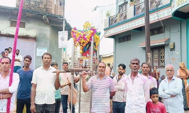 BIG NEWS : ग्राम हरवार में धूमधाम से मनाई जलझूलनी ग्यारस, इन्होंने निकाली भव्य शोभायात्रा, गूंजे सांवरिया सेठ के जयकारे, उमड़ा आस्था का सैलाब, पढ़े खबर