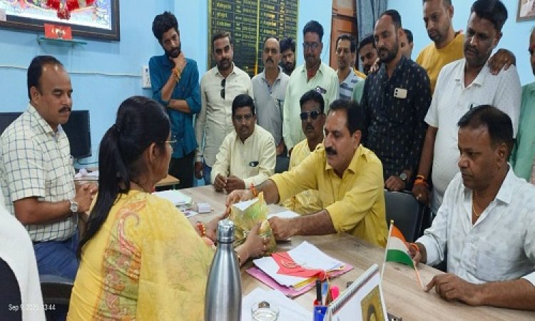 NEWS : पंजाब में आई प्राकृतिक आपदा, तो नागदा के पूर्व विधायक ने चलाया अभियान, नगरवासी भी बने हिस्सा, एकत्रित की सहयोग राशि, फिर इन्हें सौंपी, पढ़े खबर