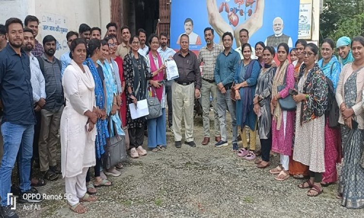 NEWS : सार्थक पर उपस्थिति में भेदभाव, अब विरोध में उतरे सामुदायिक स्वास्थ्य अधिकारी, CMHO को सौंपा ज्ञापन, और की ये बड़ी मांग, पढ़े खबर