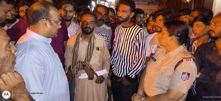 BIG NEWS: अवैध नशे के कारोबार की शिकायत, तो बौखला गए ड्रग माफिया, बघाना के पार्षद प्रतिनिधि पर जानलेवा हमला, फिर जिला अस्पताल के बाहर भी लगी लोगों की भीड़, क्या है पूरा मामला...! पढ़े खबर 