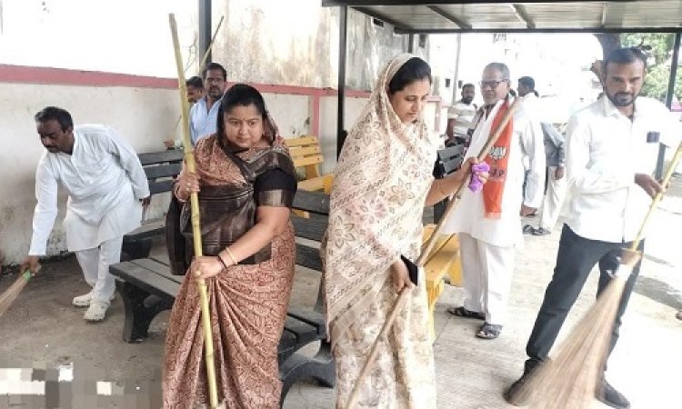 NEWS : प्रधानमंत्री नरेंद्र मोदी का जन्मदिवस, पिपलियामंडी में सेवा पखवाड़ा, चलाया स्वच्छता अभियान, जनप्रतिनिधियों सहित ये रहें मौजूद, पढ़े खबर