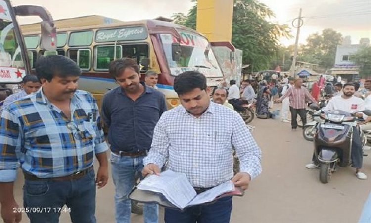 BIG NEWS : नीमच में परिवहन विभाग अलर्ट, ​यात्री और स्कूली वाहनों के खिलाफ ताबड़तोड़ कार्यवाही, चालान बनाकर वसूला शमन शुल्क, तो ये बसें और ऑटो रिक्शा भी जप्त, पढ़े खबर