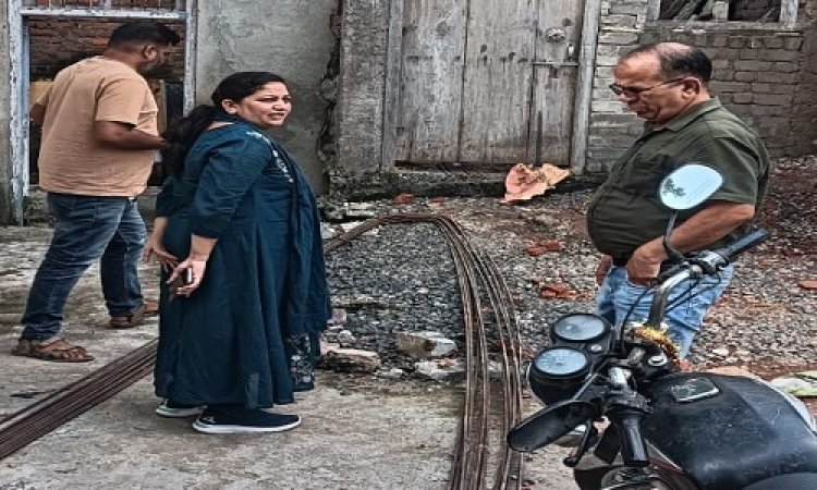 BIG NEWS : प्रधानमंत्री आवास में पैसे लिए, पर नहीं बनाया मकान, अब एक्शन मोड में अधिकारी, नीमच की इस कॉलोनी में पहुंची CMO, और किया निरीक्षण, अधूरा निर्माण करने वालों को दी ये चेतावनी, पढ़े खबर