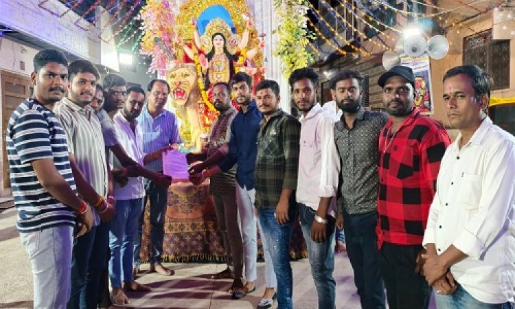 NEWS : रामपुरा में गरबा समितियों के सदस्यों से मिले बजरंग दल के पदाधिकारी, दिया ये पत्र, भारतीय संस्कृति के साथ आयोजन करने की अपील भी, पढ़े खबर