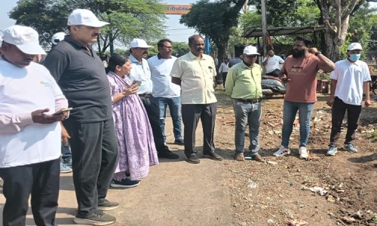 BIG NEWS : स्वच्छता ही सेवा पखवाड़ा, अलर्ट मोड पर नीमच नगर पालिका, शहाबुद्दीन बाबा मार्ग पर पहुंची टीम, और छेड़ा सफाई अभियान, बंद पड़ी गुमटियां भी हटाई, पढ़े खबर