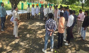 BIG NEWS : कहीं स्कूलों में पहुंची पुलिस, तो कहीं लगाई चौपाल, साइबर सुरक्षा के प्रति किया जागरूकता, बच्चों और ग्रामीणों को कुछ यूं दी समझाइश, पढ़े खबर