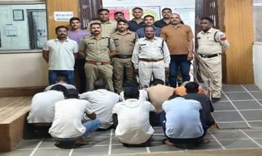 BIG NEWS : पल्लवी होटल में पुलिस की दबिश, अवैध लाभ कमाते पकड़ाएं कई युवक, मौके से नगदी सहित ये उपकरण जप्त, मामला सीतामऊ थाना क्षेत्र का, पढ़े खबर