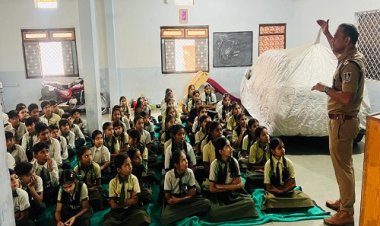 BIG NEWS : कृषि मंडी, शासकीय स्कूल और आमजन के बीच पहुंची पुलिस, साइबर सुरक्षा के प्रति किया जागरूकता, नीमच जिले के इन थाना क्षेत्रों में हुआ खास कार्यक्रमों का आयोजन, पढ़े खबर