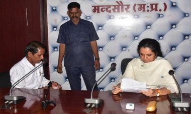 BIG NEWS : मंदसौर कलेक्टर कार्यालय में जिला स्तरीय जनसुनवाई, DM साहिबा ने सुनी आवेदकों की समस्याएं, फिर अधिकारियों को दिए ये निर्देश, पढ़े खबर