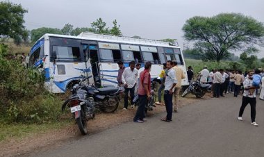 BIG BREAKING : जावी-नीमच रोड़ पर यात्री बस असंतुलित होकर खाई में उतरी, इन यात्रियों को आई मामूली चोट, कुछ यूं टल गया बड़ा हादसा, पढ़े खबर