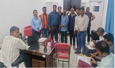 BIG NEWS : मंदसौर में डाकघर अधीक्षक कार्यालय में ईओडब्ल्यू की छापामार कार्यवाही, इस कर्मचारी को 15 हजार की रिश्वत लेते रंगे हाथों पकड़ा, काली कमाई कुछ यूं पड़ गई भारी, पढ़े खबर