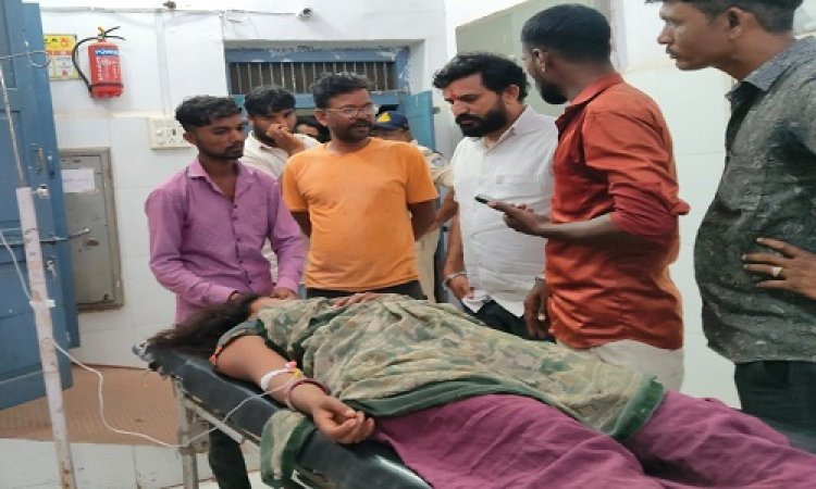 BIG NEWS : रहिमगढ़ में दरिंदगी की हद पार, विवाहित महिला के साथ सामूहिक दुष्कर्म, हैवानों ने शरीर पर दिए गहरे जख्म, एक आरोपी गिरफ्तार, बाकियों की तलाश, घटना सीतामऊ थाना क्षेत्र की, पढ़े खबर