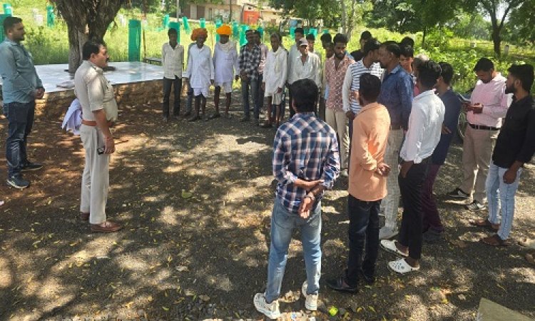 BIG NEWS : कहीं स्कूलों में पहुंची पुलिस, तो कहीं लगाई चौपाल, साइबर सुरक्षा के प्रति किया जागरूकता, बच्चों और ग्रामीणों को कुछ यूं दी समझाइश, पढ़े खबर