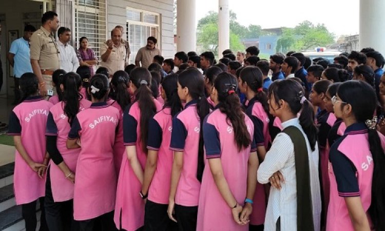 BIG NEWS : साइबर सुरक्षा अभियान, स्कूलों में पहुंचे पुलिस अधिकारी, छात्रों को कुछ यूं किया जागरूकता, कुकडेंश्वर और रतनगढ़ थाना क्षेत्र में कार्यक्रम संपन्न, पढ़े खबर