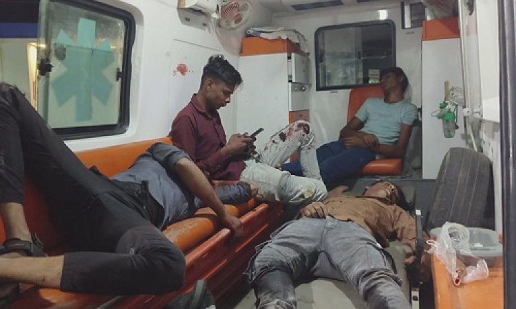 BIG NEWS : मनासा क्षेत्र में भीषण सड़क हादसा, दो बाइकों की आमने-सामने जोरदार भिड़त, 5 युवक गंभीर घायल, इन्हें जिला अस्पताल किया रेफर, पुलिस जुटी जांच में, पढ़े खबर