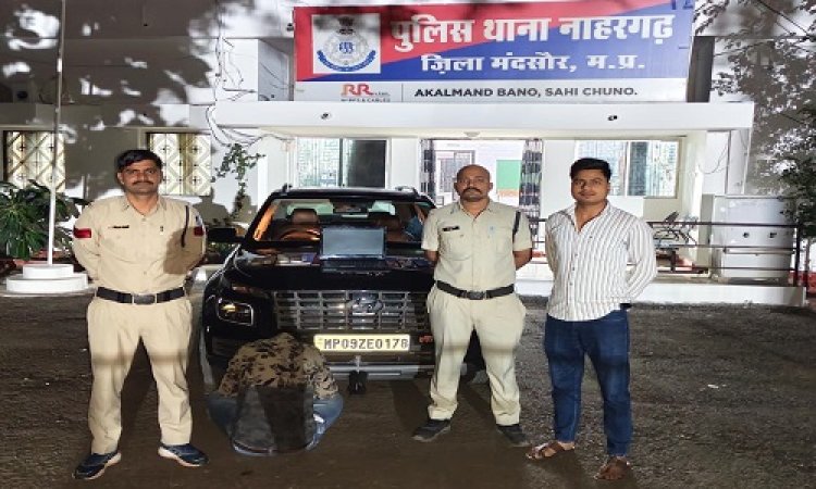 BIG NEWS : लक्जरी कार में बैठा पुष्कर, और लगा रहा दांव पर दांव, सूचना मिलते ही नाहरगढ़ पुलिस ने घेरा, दबिश में मोटी रकम, और लाखों के उपकरण सहित ये हिसाब भी जप्त, पढ़े खबर