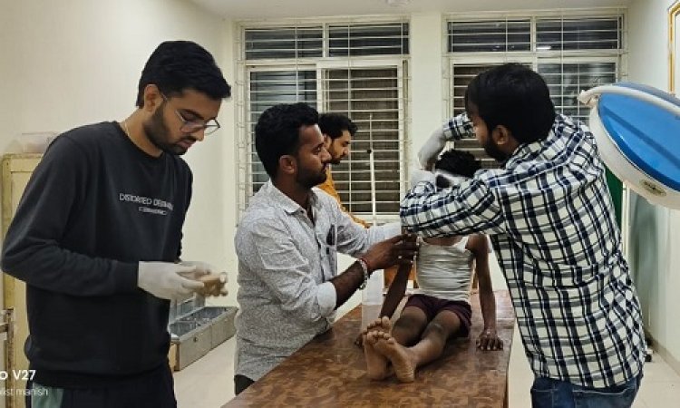 BIG NEWS : बड़कुआ गांव के पास हादसा, असंतुलित होकर फिसली बाइक, पति-पत्नी और बालक गंभीर घायल, इन्हें जिला अस्पताल किया रैफर, घटना मनासा थाना क्षेत्र की, पढ़े खबर
