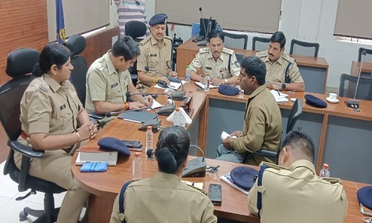 BIG NEWS : पुलिस कंट्रोल रूम पर जनसुनवाई, आमजन से रूबरू हुए एसपी, बारी-बारी से सुनी शिकायते, फिर तत्काल निराकरण के इन्हें दिए निर्देश, पढ़े खबर