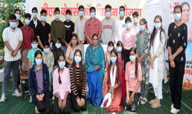 BIG NEWS : मां जैसी ममता, बच्चों का भविष्य संवार रहीं मंत्री निर्मला भूरिया, बच्चों संग किया भोजन, भेंट किए उपहार, ये योजनाएं बन रही आशा की किरण, पढ़े खबर