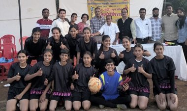 BIG NEWS : नीमच के इस कॉलेज में संभाग स्तरीय फुटबॉल महिला प्रतियोगिता का आयोजन, नीमच जिला बना विजेता, इन्होंने फाइनल में किया प्रवेश, पढ़े खबर