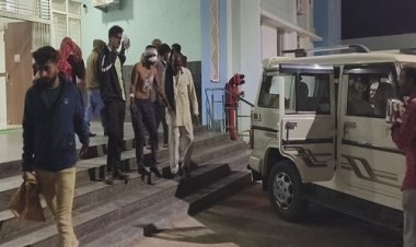 BIG NEWS : आंतरीमाता गांव में चल रहा बिजली सुधार कार्य, फिर अचानक हुआ बड़ा हादसा, करंट की चपेट में आएं बंशीदास, गंभीर हालत में जिला अस्पताल रेफर, ये घटना मनासा थाना क्षेत्र की, पढ़े खबर