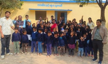 NEWS : कुकड़ेश्वर के पिलोदिया परिवार की सरहानीय पहल, जूनापानी गांव के इस स्कूल में पहुंचे सदस्य, बच्चों को गर्म स्वेटर किए वितरित, सामाजिक दायित्व का दिया उत्कृष्ट उदाहरण, पढ़े खबर