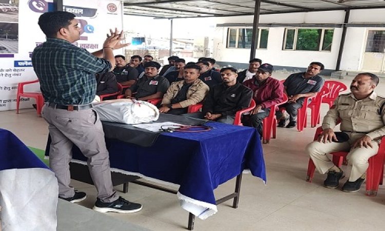 BIG NEWS : जीवन रक्षक से लैस हो रही डायल 112, नीमच पुलिस के जवानों और पायलटों को मिला विशेष प्रशिक्षण, डॉक्टरों ने बताया जान बचाने का महत्वपूर्ण तरीका, पढ़े खबर