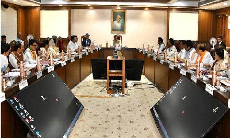 BIG BREAKING : मोहन कैबिनेट की अहम बैठक संपन्न, लाडली बहनों के खाते में अब आएगी इतनी राशि, तो इन फैसलों पर भी लगी मुहर, मंत्री चेतन्य कश्यप ने दी जानकारी, पढ़े खबर