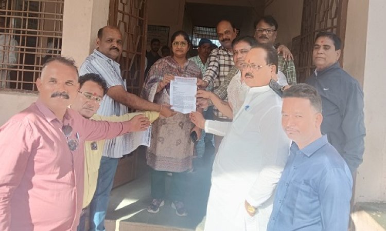 BIG NEWS : नागदा में मध्य प्रदेश श्रमजीवी पत्रकार संघ ने भरी हुंकार, पदाधिकारी और सदस्य उतरे सड़कों पर, सीएम डॉक्टर मोहन यादव के नाम सौंपा ज्ञापन, ये प्रमुख मांगे, पढ़े खबर